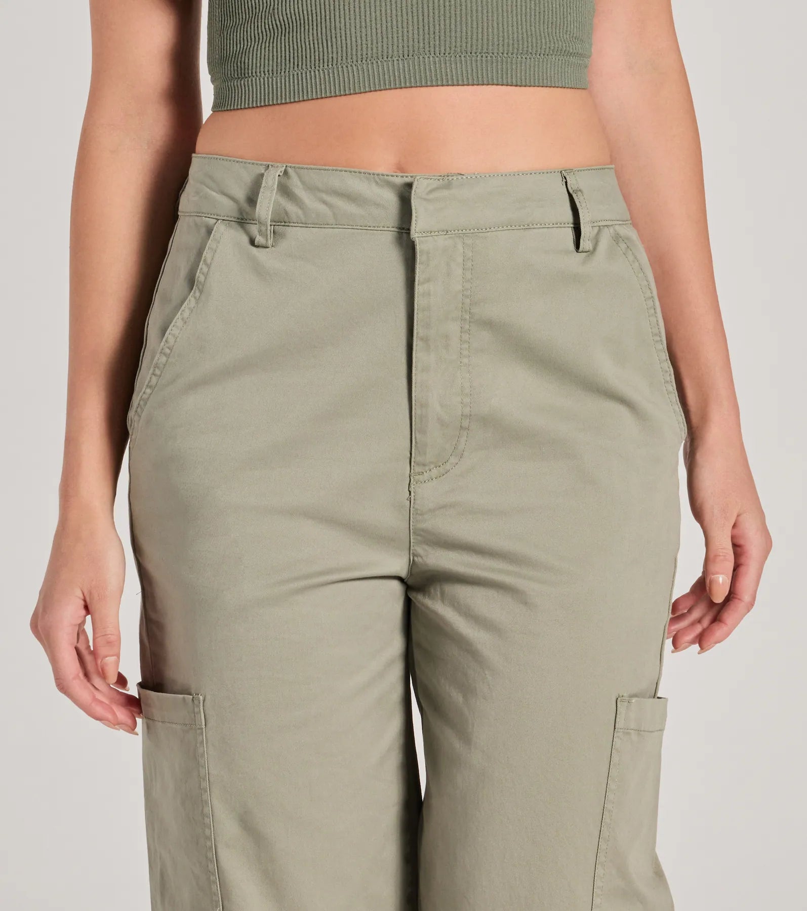 Weekend Trip High-Rise Cuffed Cargo Pants - Image 7